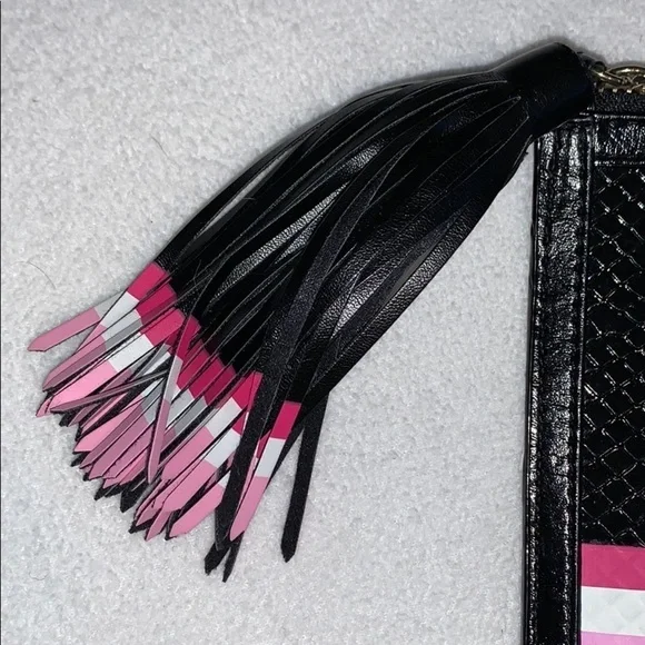 🌸Victoria’s Secret Little Black Pouch - Picture 3 of 5